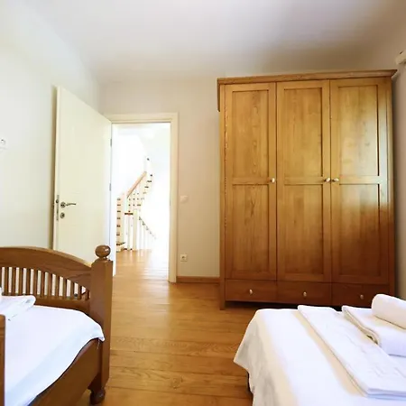 Villa Inn Villa *