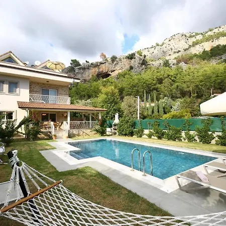 Inn Villa Villa *