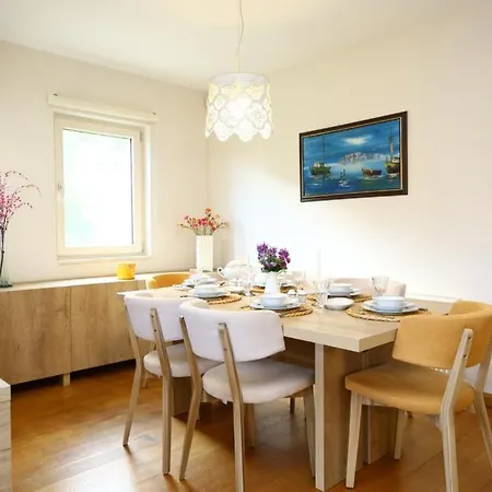 Inn Villa Villa *